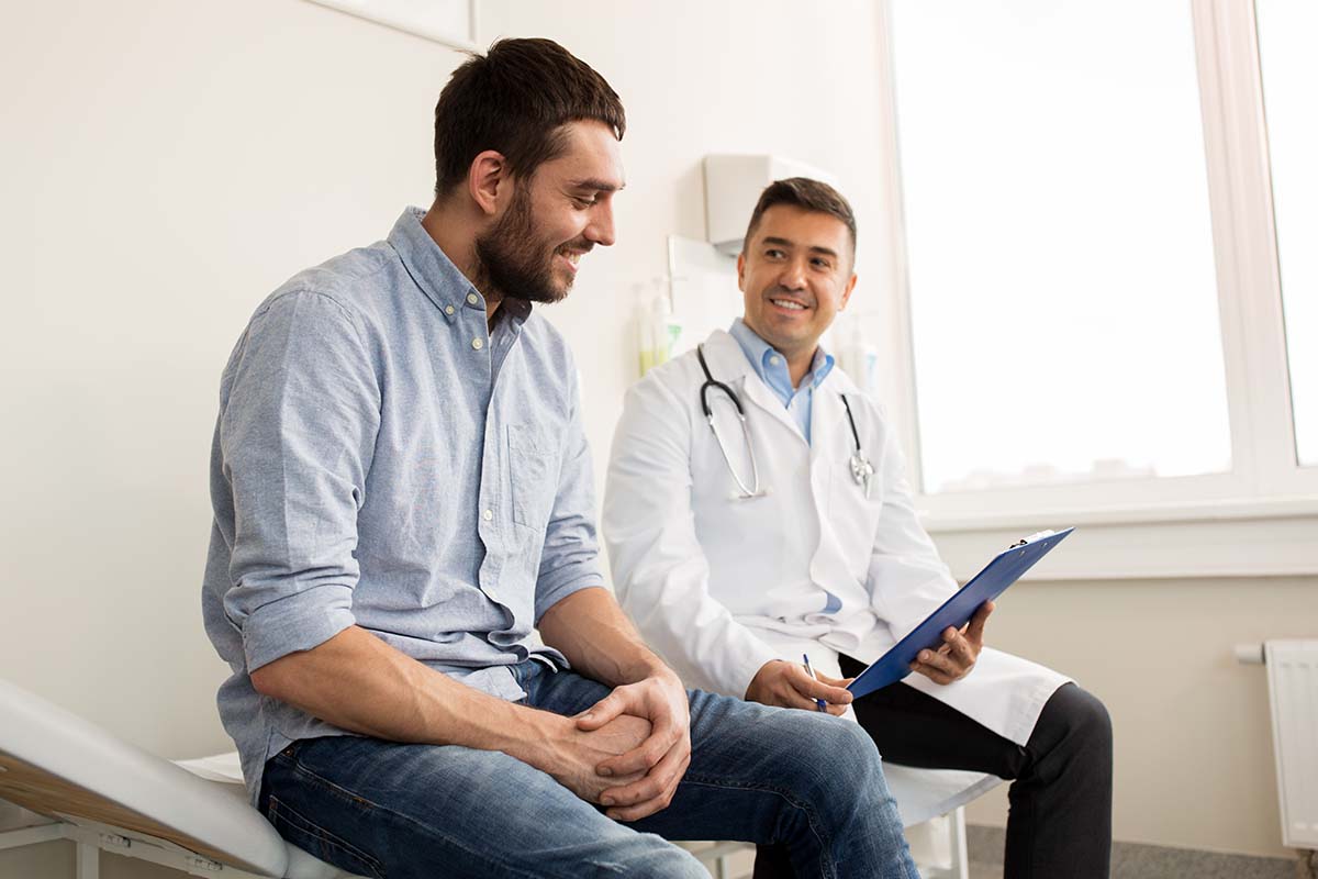 Detox-Center doctor talks to patient about going to a drug and alcohol detox center