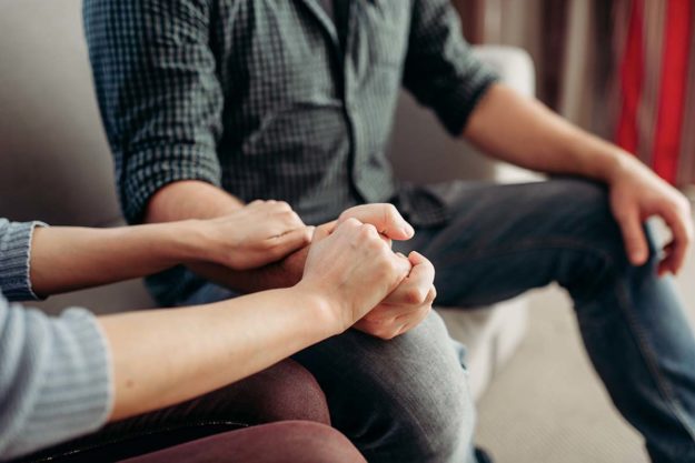 How to Support a Loved One During Detox family supports a loved one during detox