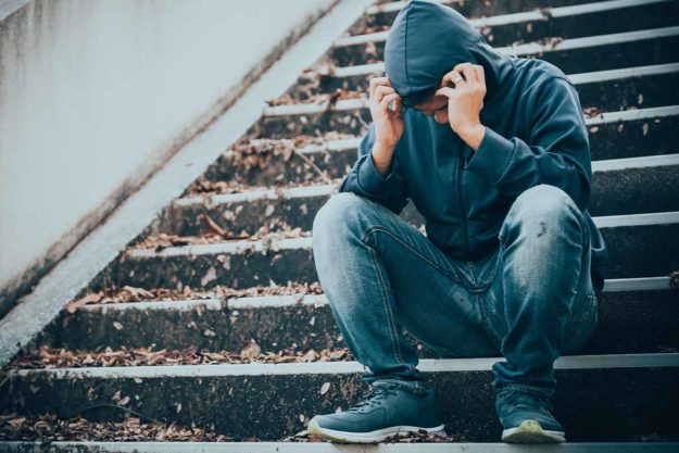 5 Long-Term Heroin Effects man suffers from long term heroin effects