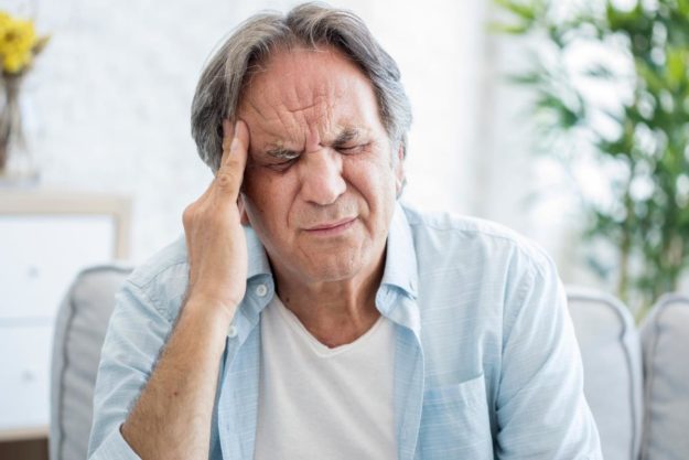 how does cocaine affect the brain