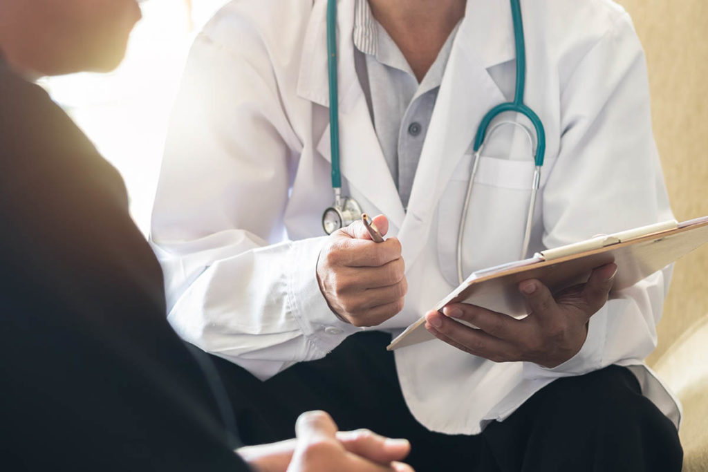 doctor explaining what to expect during drug withdrawal